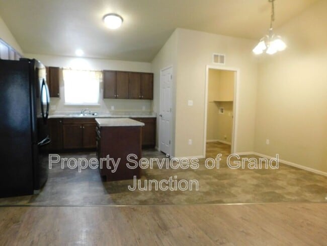 Building Photo - 3154 Glendam Drive