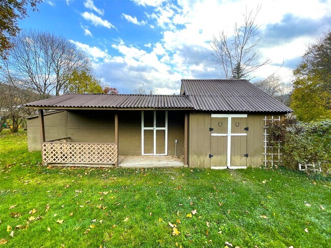 Building Photo - 141 Richards Ave