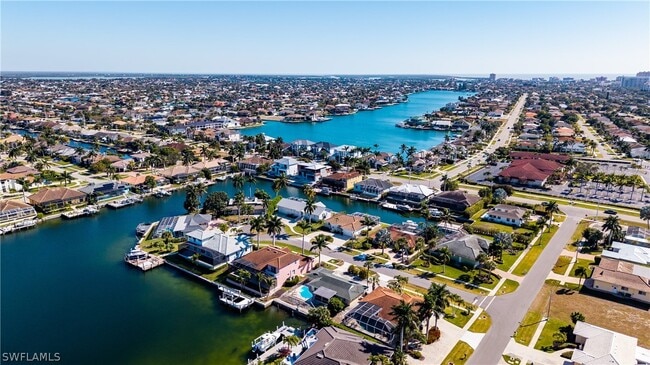 Building Photo - 875 Robin Ct