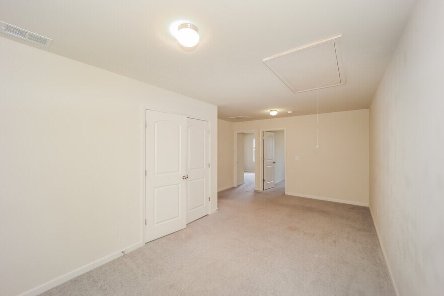 Building Photo - 218 Alton Cir