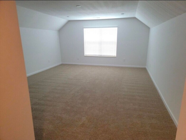 Building Photo - 7703 Mossy Lndg Ln