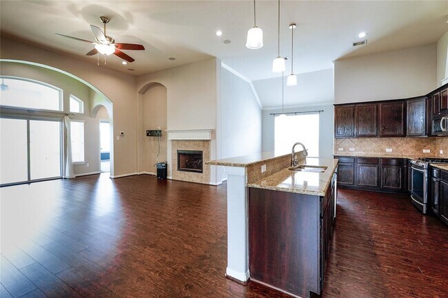 Building Photo - 6011 Watford Bend