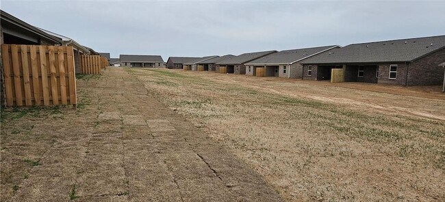 Building Photo - 617 NW 69th Ave