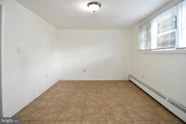 Building Photo - 14105 Robinson Ct