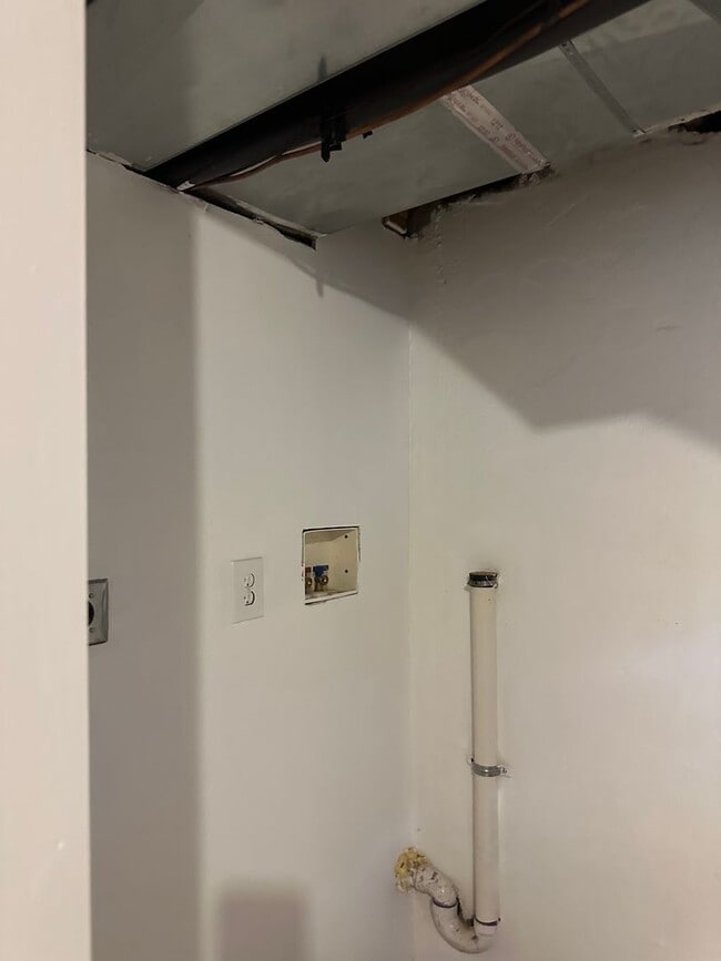 Building Photo - Beautifully Renovated Three Bedroom Home for Rent! Central Air! Rear Deck! Available Now!