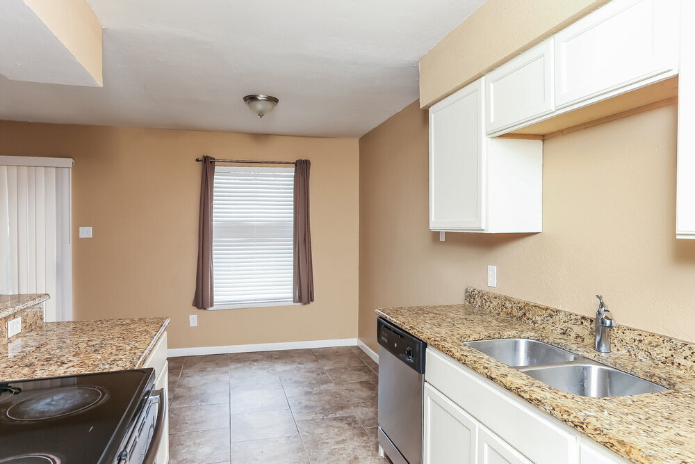 Building Photo - 1804 Primrose Ln