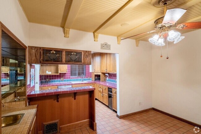 Interior Photo - 1757 E Ocean Blvd