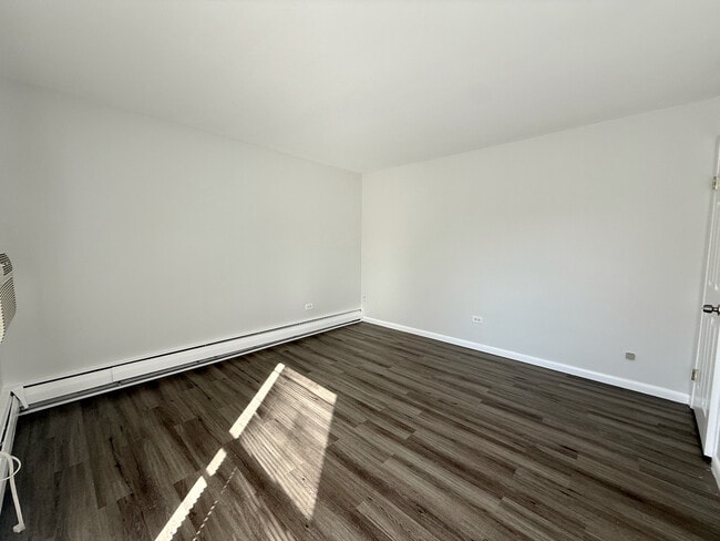 Building Photo - 337 N Carter St