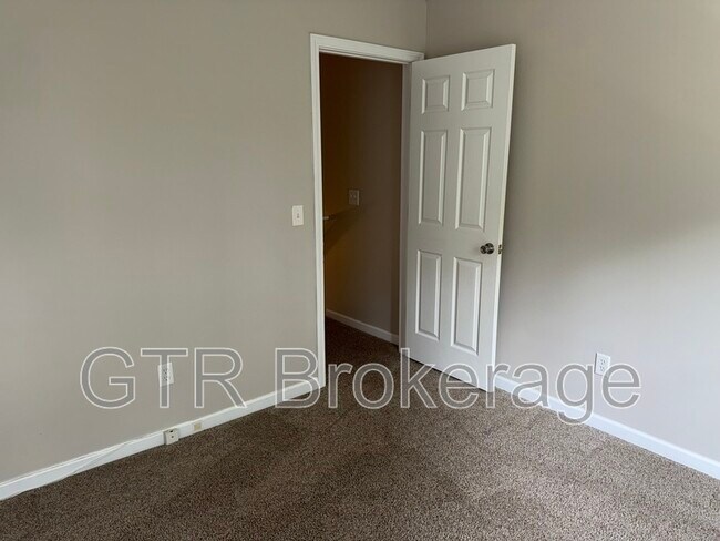 Building Photo - 179 Watercress Ct