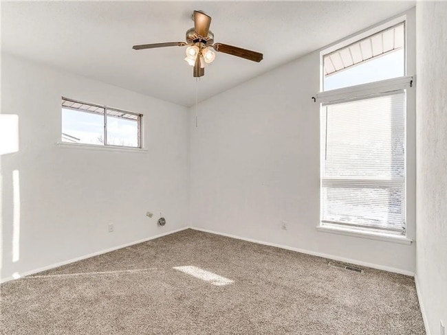 Building Photo - Chic 3-Bed 2-bath in Oklahoma City