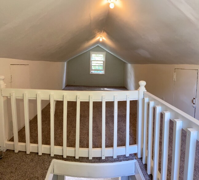 Building Photo - 1411 Portland Ave