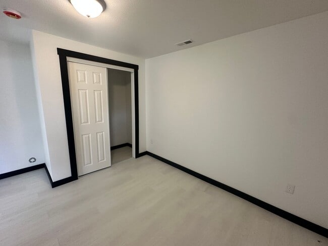 Building Photo - 1113 10th St NW