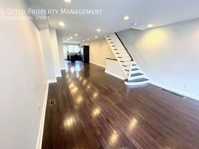 Building Photo - 6451 N 16th St