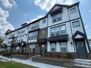 Building Photo - 2143 Hawksworth Ln