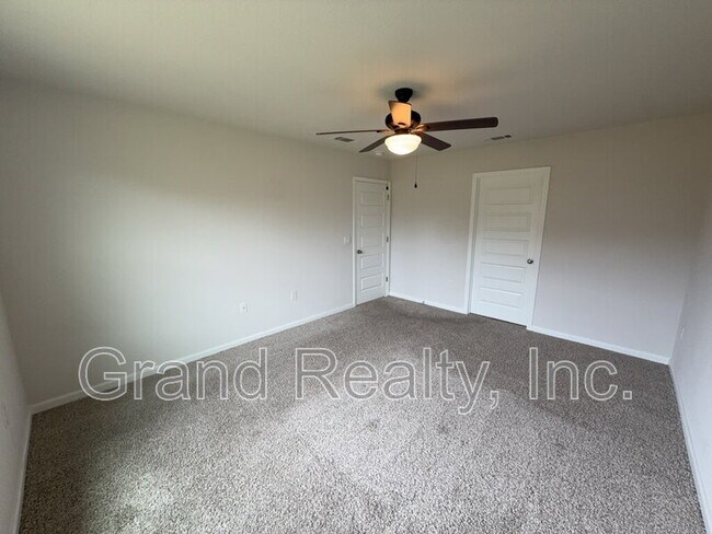Building Photo - 9330 Tara Cir