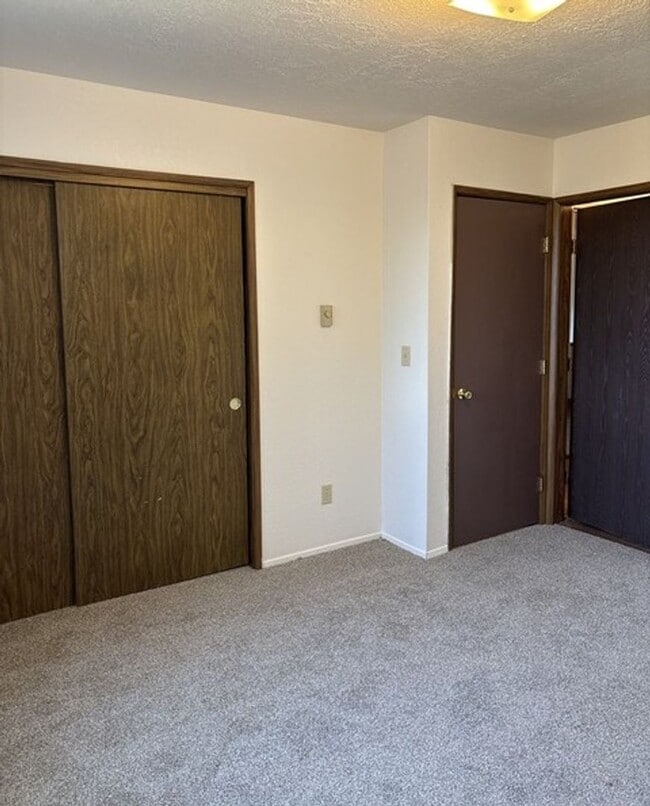 Building Photo - 4504-4506 Campbell Dr SE