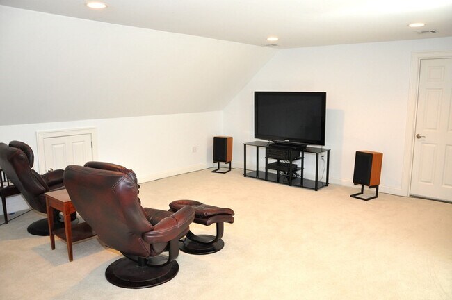 Building Photo - 27 Mellon Rd