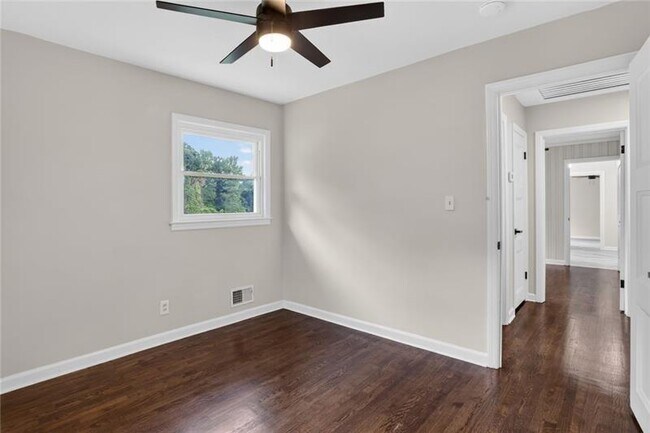 Building Photo - 3081 Glendale Ct