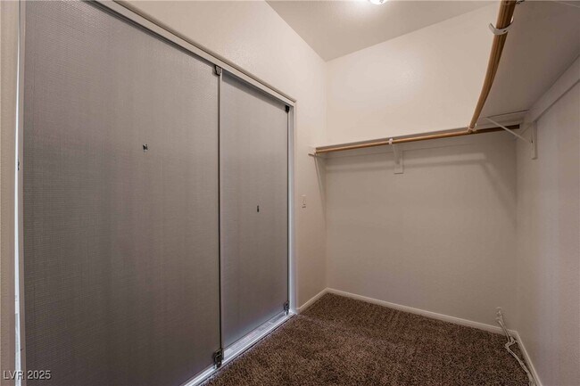 Building Photo - 2802 Auchmull St
