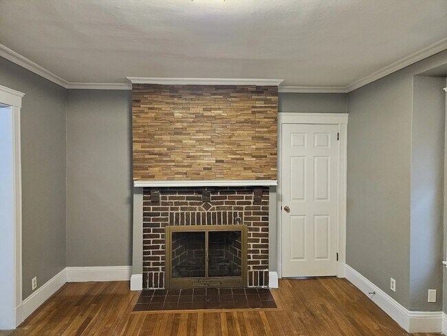 Building Photo - 96 Lawton St