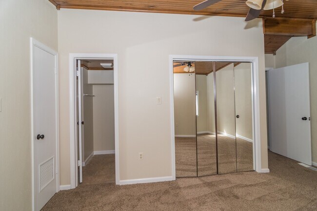 Building Photo - 2519 Forest Home Rd