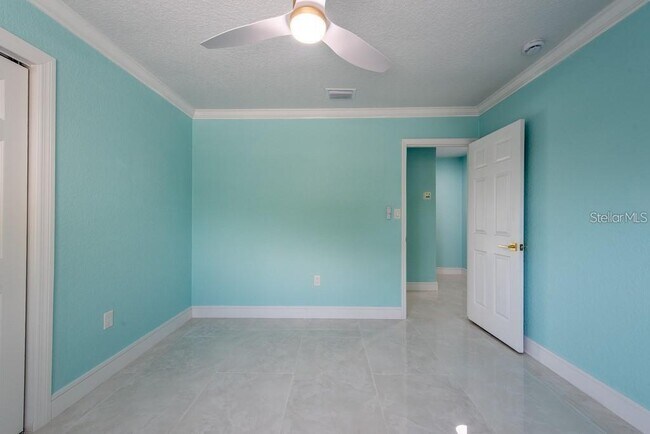 Building Photo - 4643 Bay Crest Dr