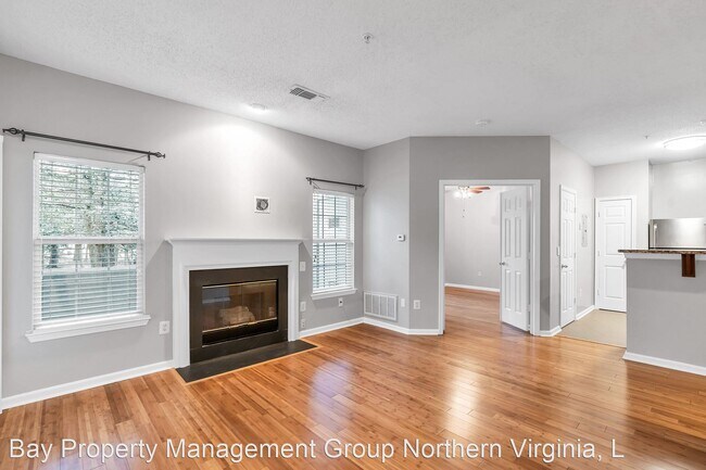 Building Photo - 1705 Lake Shore Crest Dr