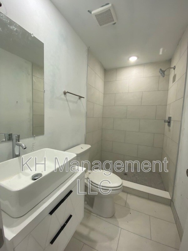 Building Photo - 3932-36 Mt Vernon St