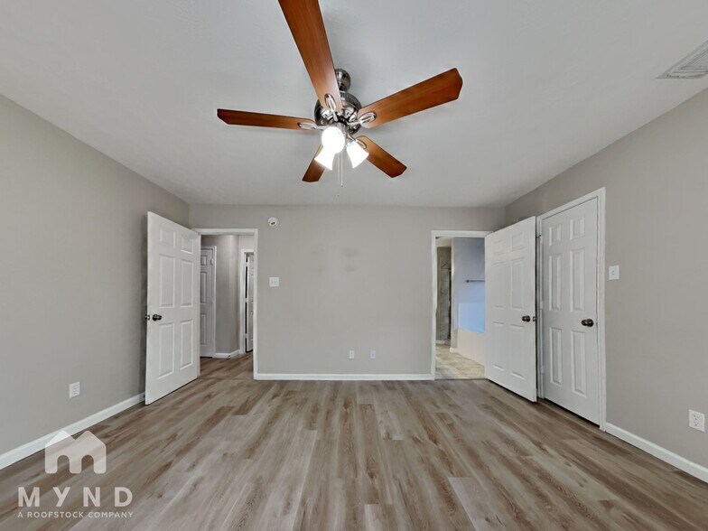 Building Photo - 7606 Bronze Trail Dr