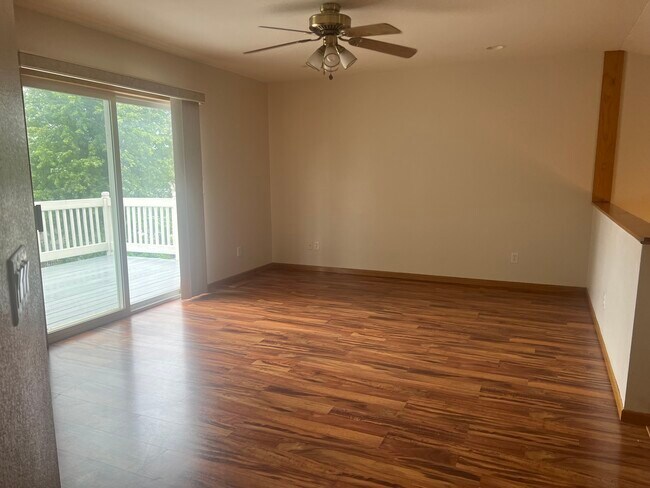 Building Photo - 4248 Red Hawk Dr SE
