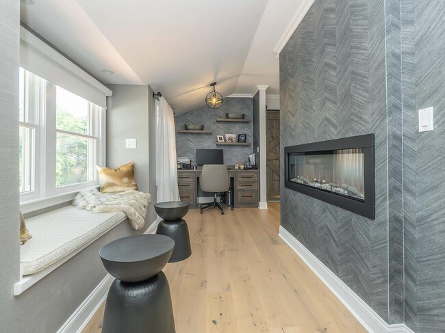 Building Photo - 431 Carpenter Ave