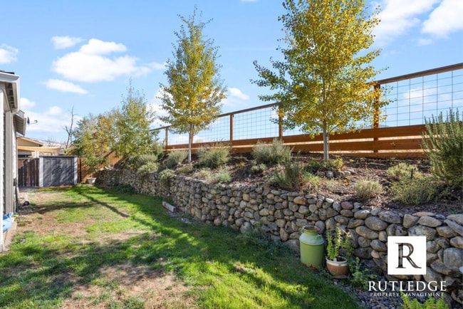 Building Photo - STUNNING 4 Bed/3.5 Bath Home in Talent!!!