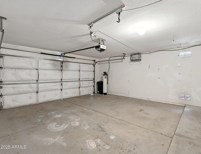 Building Photo - 16205 S 17th Ln