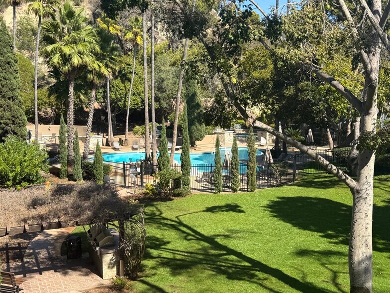 Building Photo - 6416 Friars Rd