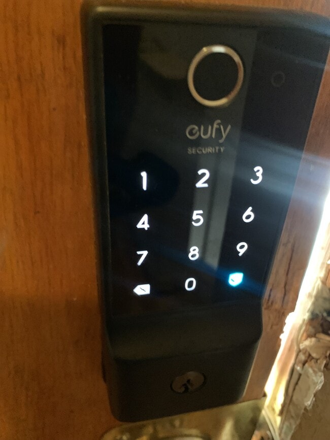 Building Photo - 3069 Glenmore Ave