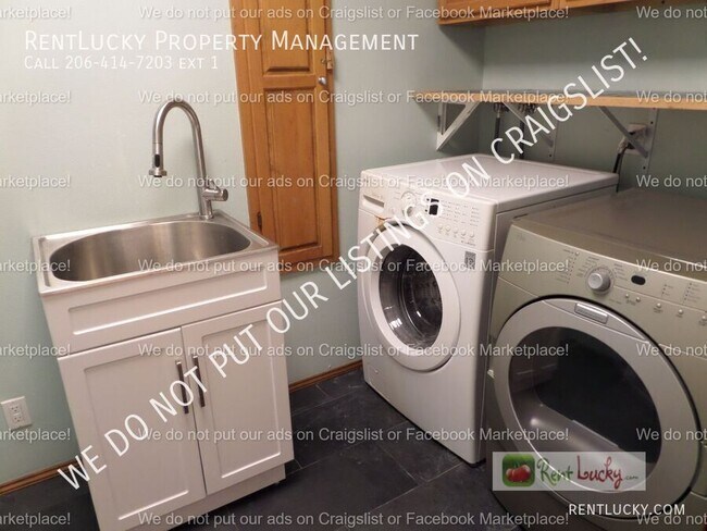 Building Photo - 29633 Marine View Dr SW