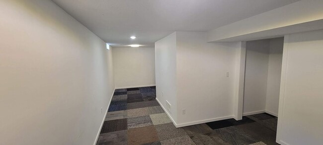 Building Photo - 729 Ottawa Ave