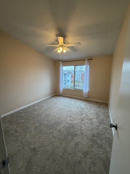 Master Bed - 533 Aspen Glen Dr