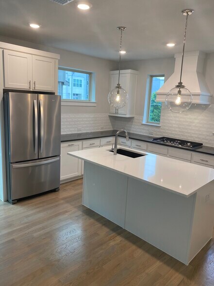 Kitchen - 1802 Deacon Hl Ct