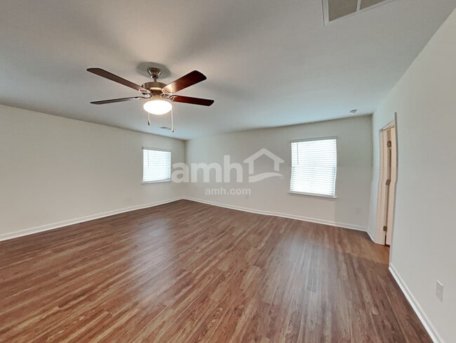 Building Photo - 653 Hamilton Park Dr