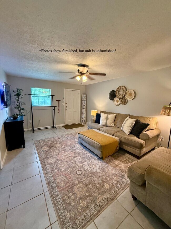 Building Photo - Maryville 37803 - Available September 1st! Charming 1-bedroom, 1-bath Duplex for rent in Blount C...