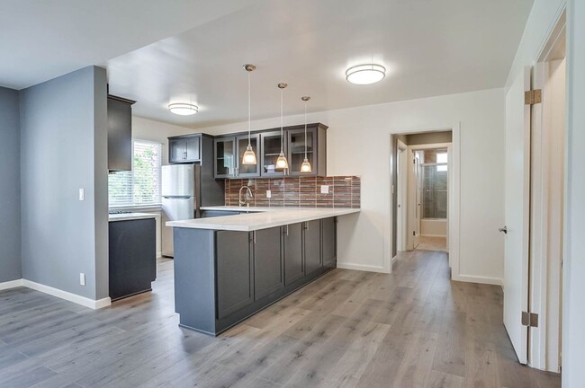Interior Photo - 4024 Ursula Ave (B)