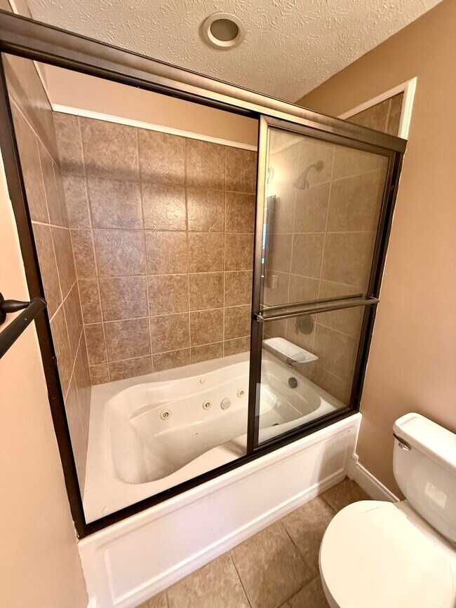 Building Photo - 51 Lee's Ford Dock Rd