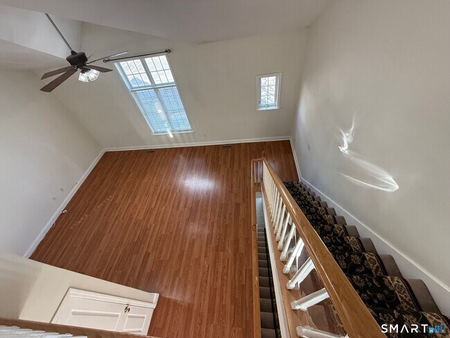 Building Photo - 152 Briar Ln