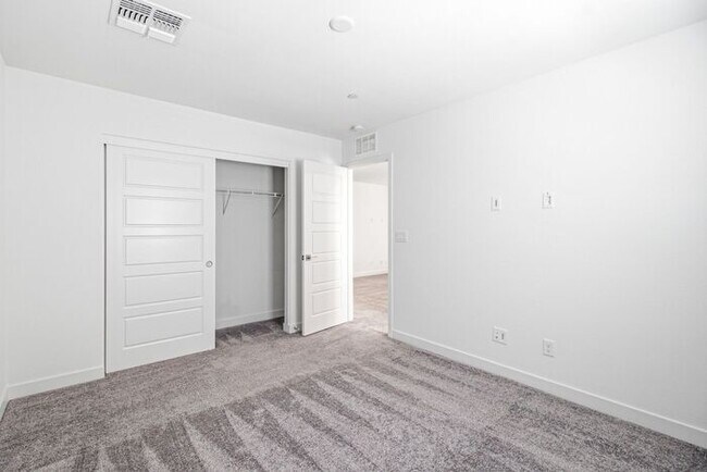 Building Photo - Beautiful 4-Bedroom Inspirada Home with Loft, Upgraded Kitchen & Private Backyard