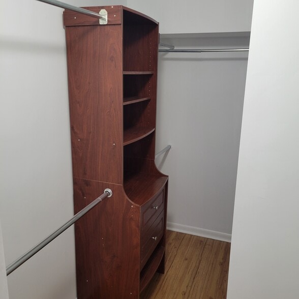 Building Photo - 84 Woodlake Dr