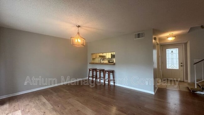 Building Photo - 1532 N Carolwood Blvd