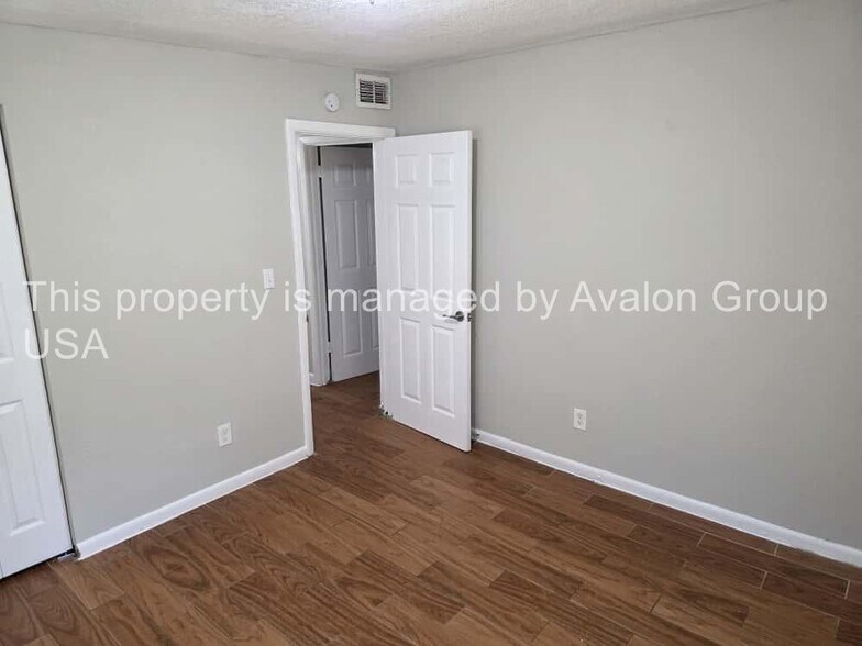 Building Photo - 3137 Kingston St
