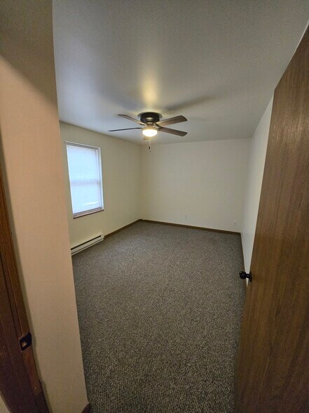 Building Photo - 1324 W Main St