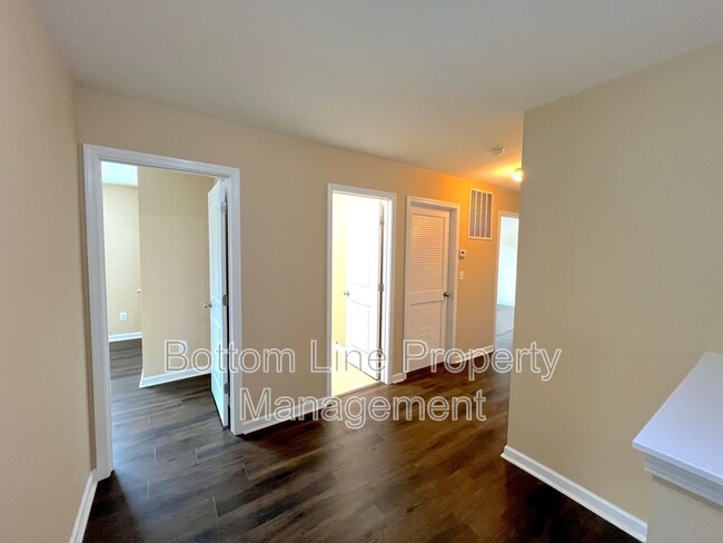 Building Photo - 815 Sarah Laura Ln